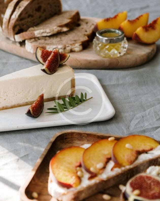 Honey fig cheesecake