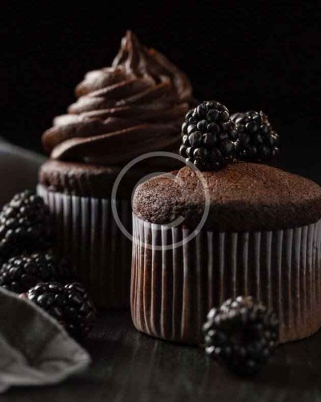 Chocolate blackberry cupcakes